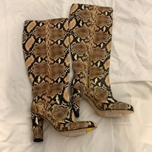 Antonio Melani knee high boots, Size 6.5.